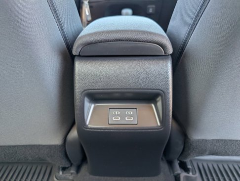 Used 2025 Toyota Corolla LE image 7