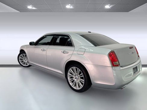 Used 2011 Chrysler 300 Limited image 3