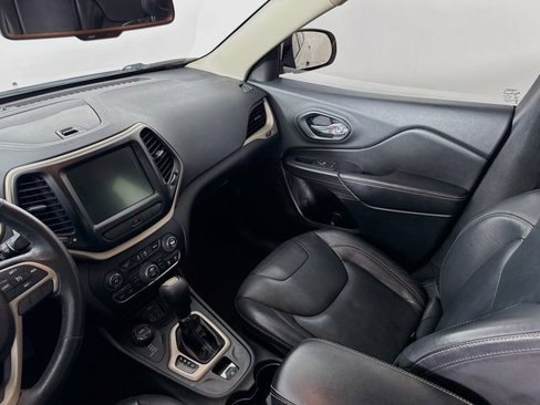 Used 2015 Jeep Cherokee Latitude w/ Comfort/Convenience Group image 25
