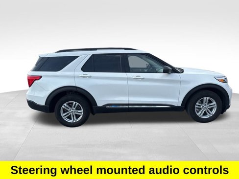 Used 2022 Ford Explorer XLT w/ Equipment Group 202A image 7