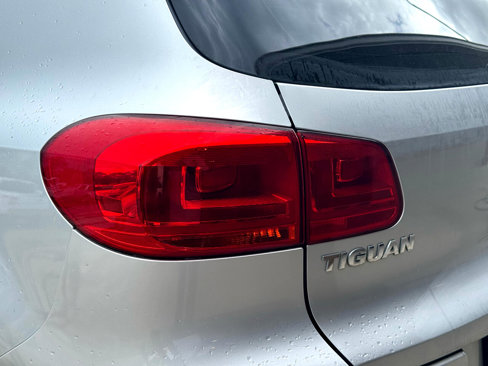 Used 2012 Volkswagen Tiguan SEL image 12