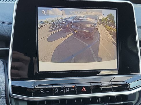 New 2025 Jeep Compass Latitude image 9