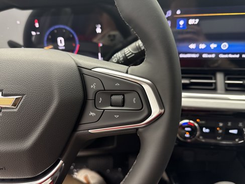 New 2025 Chevrolet Trax LT w/ LT Convenience Package image 35