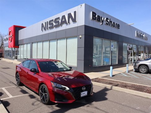 Certified 2023 Nissan Altima 2.5 SR image 1