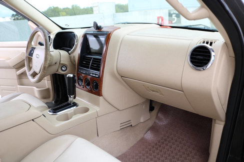 Used 2006 Ford Explorer Eddie Bauer image 49