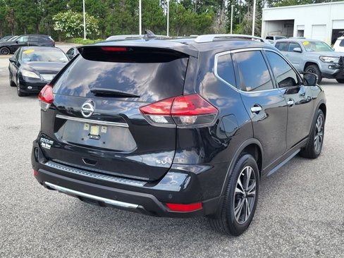 Used 2020 Nissan Rogue SV w/ Premium Package image 2