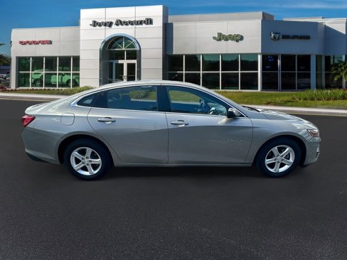 Used 2022 Chevrolet Malibu LS w/ Driver Confidence Package II image 9
