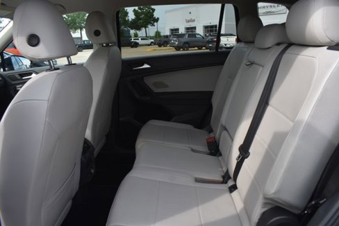 Used 2021 Volkswagen Tiguan SE image 15