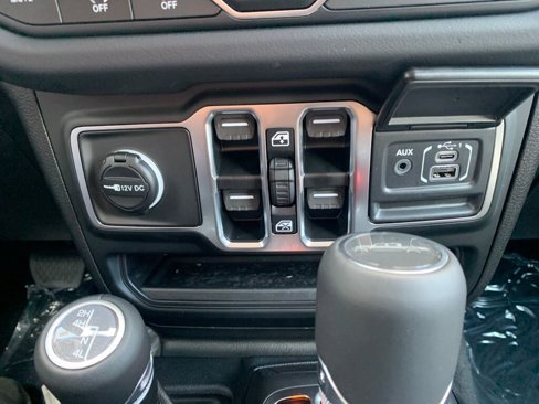New 2025 Jeep Gladiator Sport image 24