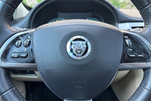 Used 2013 Jaguar XF 3.0 image 26