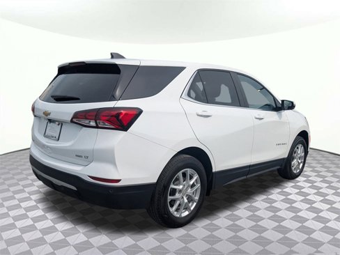 Used 2024 Chevrolet Equinox LT image 3