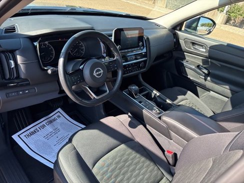 Used 2022 Nissan Pathfinder SV w/ SV Premium Package image 13