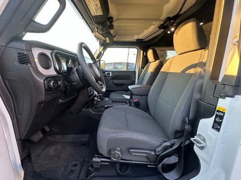 Used 2025 Jeep Wrangler Sport image 21