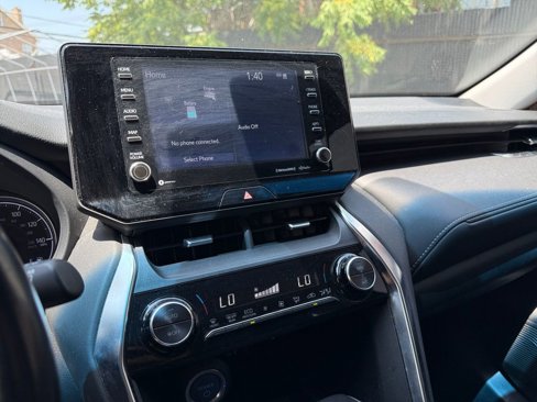 Certified 2022 Toyota Venza LE image 30