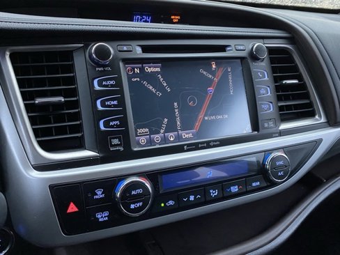 Used 2017 Toyota Highlander Limited image 14