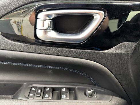 New 2026 Jeep Compass Latitude image 8
