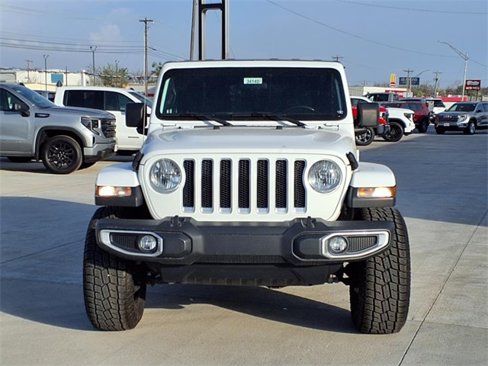 Used 2020 Jeep Wrangler Unlimited Sahara image 2