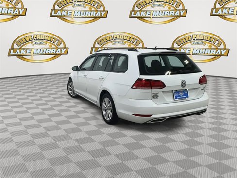 Used 2018 Volkswagen Golf S image 2