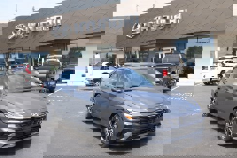 New 2025 Hyundai Elantra Limited image 1