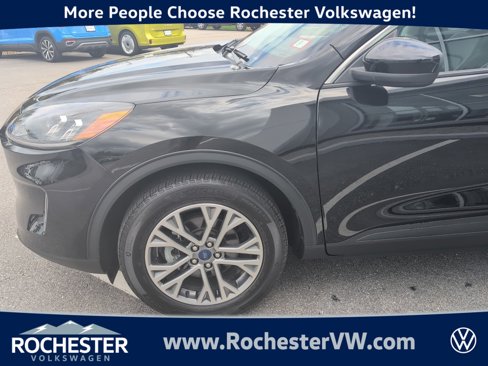 Used 2022 Ford Escape SEL image 2