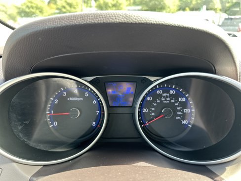 Used 2015 Hyundai Tucson SE image 16