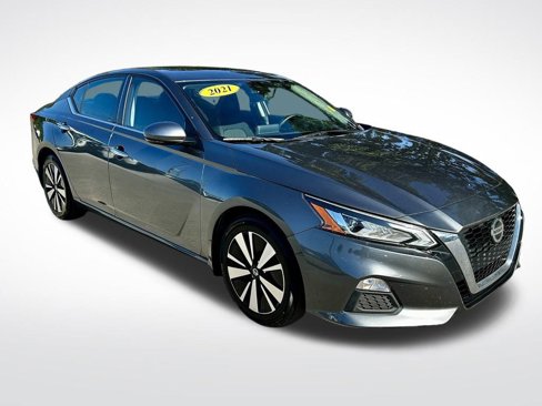 Used 2021 Nissan Altima 2.5 SV image 2