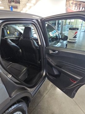 Used 2022 Ford Escape SEL image 34