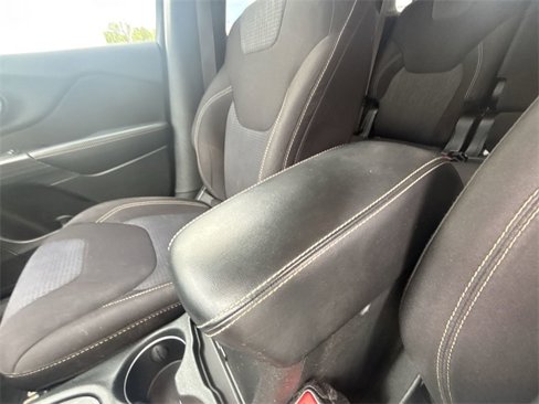 Used 2015 Jeep Cherokee Latitude image 23