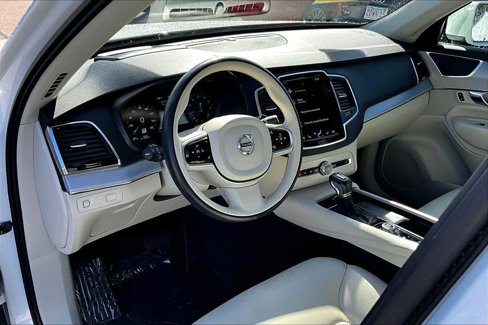 Used 2021 Volvo XC90 T5 Momentum w/ Advanced Package image 16