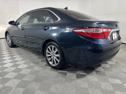 Used 2016 Toyota Camry XLE image 3