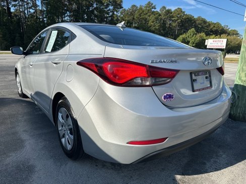Used 2016 Hyundai Elantra SE image 4