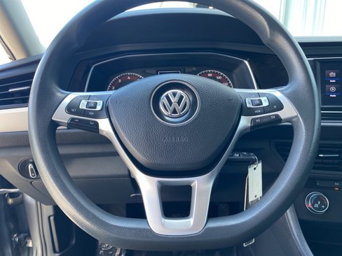 Used 2021 Volkswagen Jetta R-Line image 16
