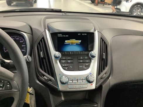 Used 2017 Chevrolet Equinox LS image 25