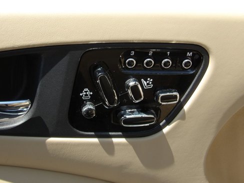 Used 2012 Jaguar XK Convertible image 23