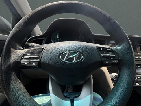 Used 2020 Hyundai Elantra SEL image 22