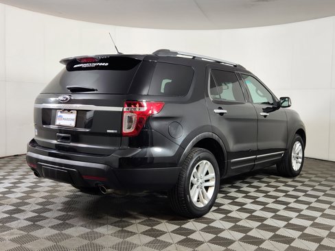 Used 2014 Ford Explorer XLT w/ Equipment Group 202A image 7