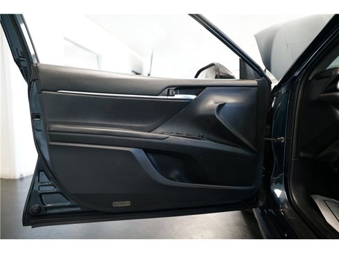 Used 2019 Toyota Camry SE w/ Carpet Mat Package image 15