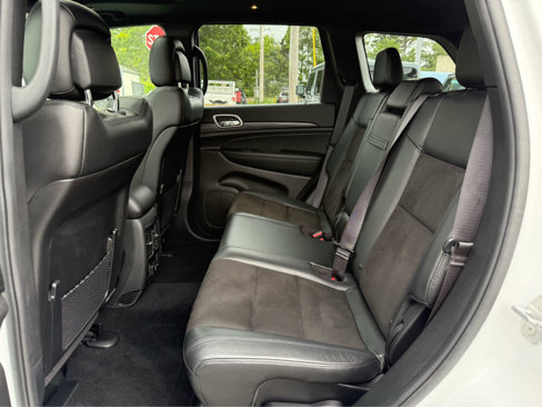 Used 2021 Jeep Grand Cherokee Laredo X image 23