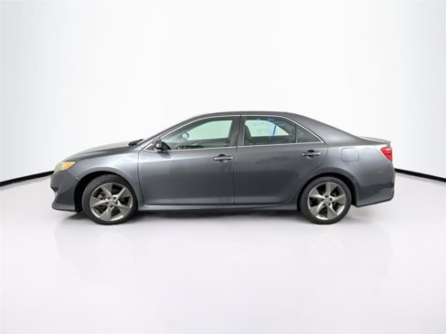 Used 2012 Toyota Camry SE image 9