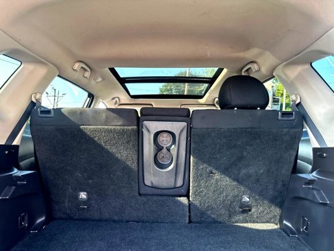 Used 2017 Nissan Rogue SV image 17