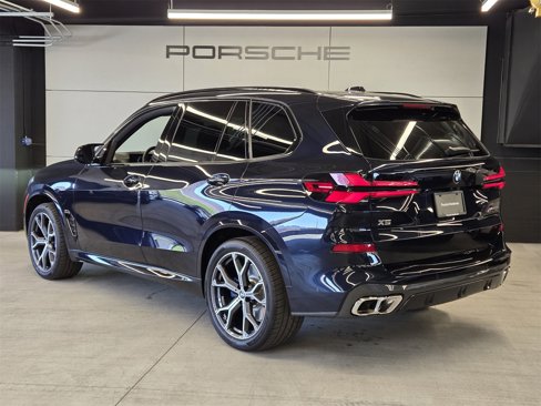 Used 2025 BMW X5 M60i image 3