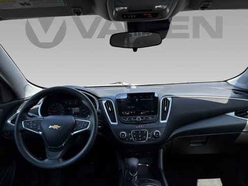 Used 2024 Chevrolet Malibu LT image 3
