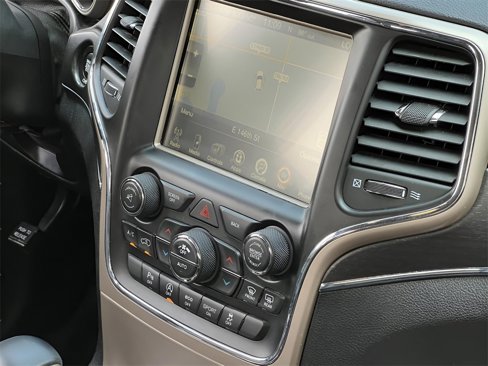 Used 2017 Jeep Grand Cherokee Limited image 39