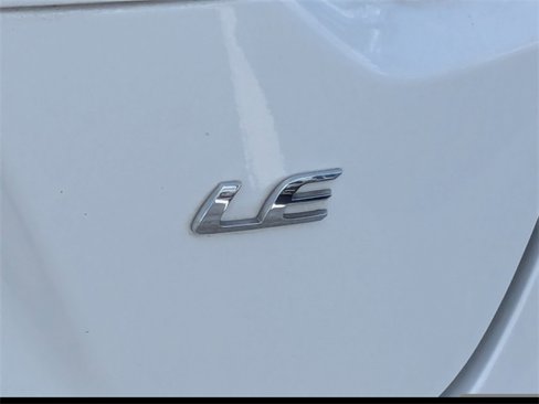 Used 2022 Toyota Corolla LE image 12