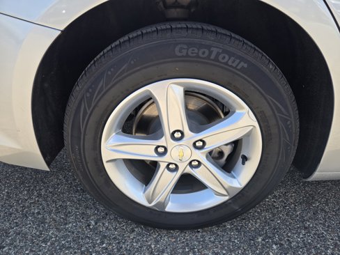 Used 2022 Chevrolet Malibu LT image 14