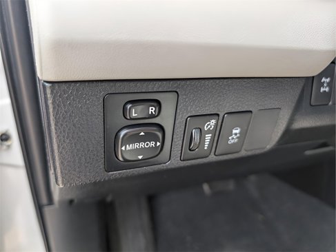 Used 2014 Toyota RAV4 LE image 13