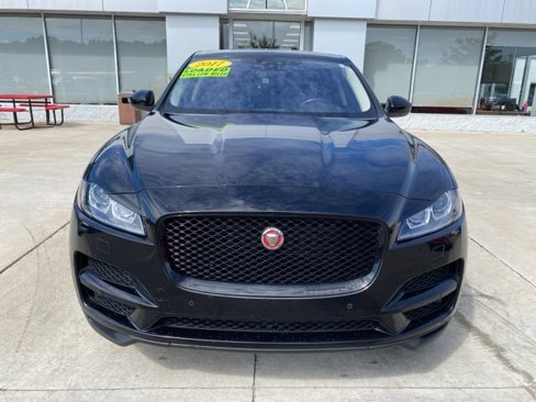Used 2017 Jaguar F-PACE Premium image 10