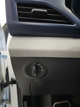 Used 2023 Volkswagen Taos SE w/ Panoramic Sunroof Package image 12
