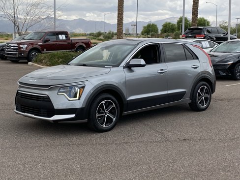 Used 2023 Kia Niro LX image 7