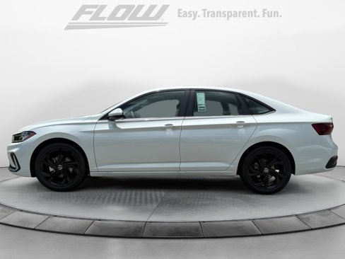New 2025 Volkswagen Jetta SE image 4